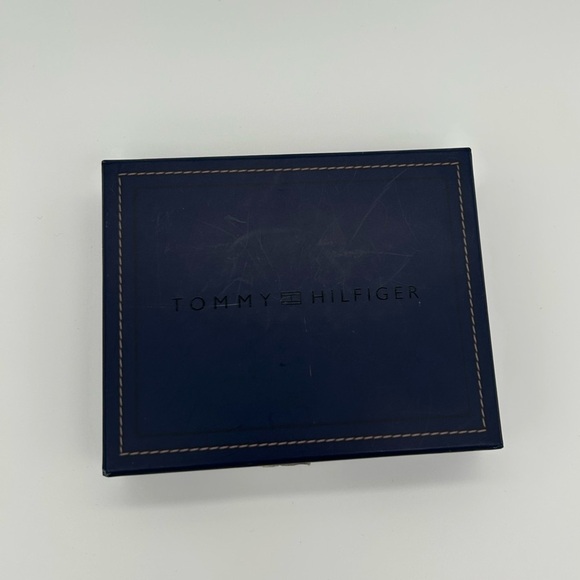 NWT Tommy Hilfiger Navy Blue Wallet - Picture 4 of 5